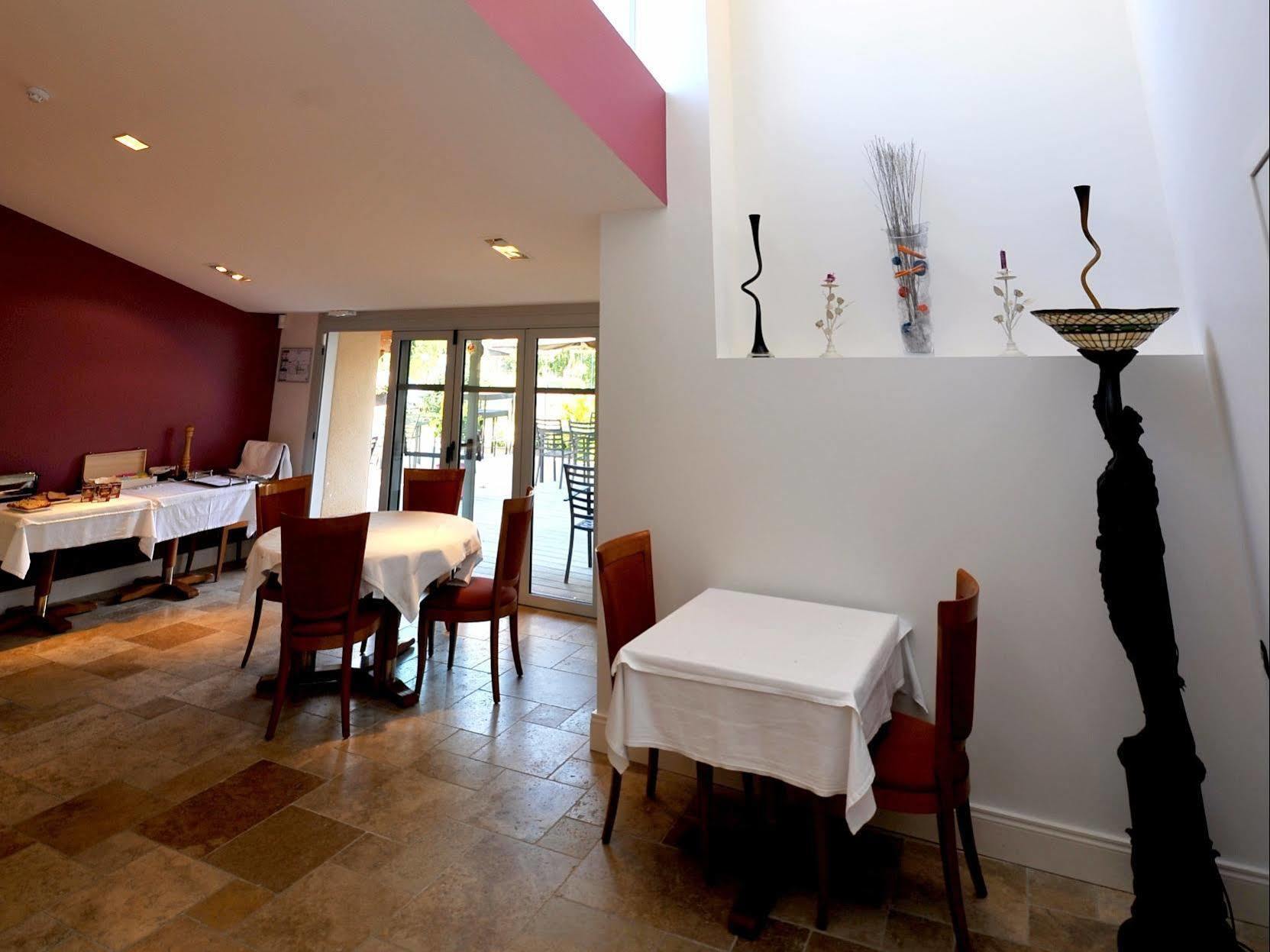 Logis- Hotel Spa Restaurant L'Epicurial Saint-Pey-de-Castets Kültér fotó